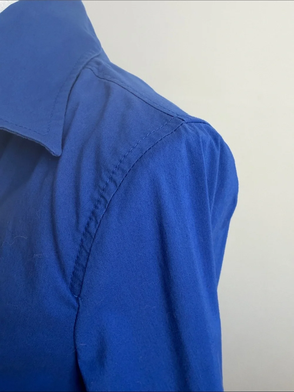 Express Fitted Button-Down Shirt in Cobalt Blue M - Picture 3 of 8